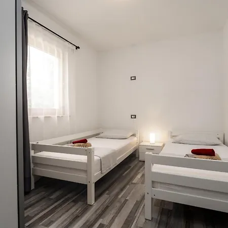 Villa Beautiful Dani With Panoramic View In Vizina