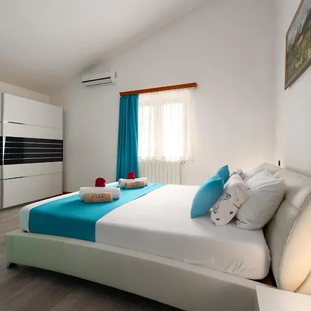 Villa Beautiful Dani With Panoramic View In Vizina *