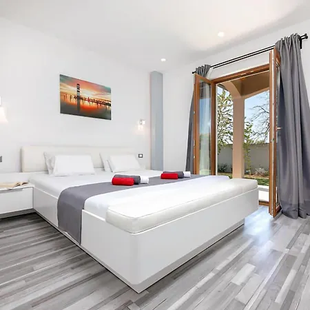 Beautiful Dani With Panoramic View In Vizina Villa *