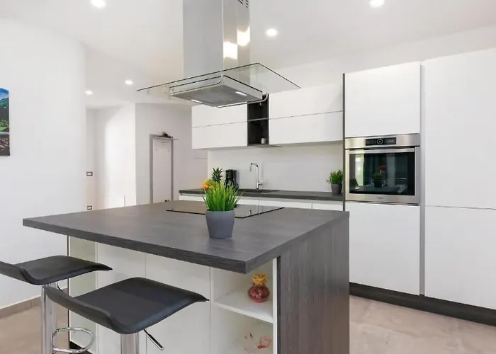 Beautiful Dani With Panoramic View In Vizina *