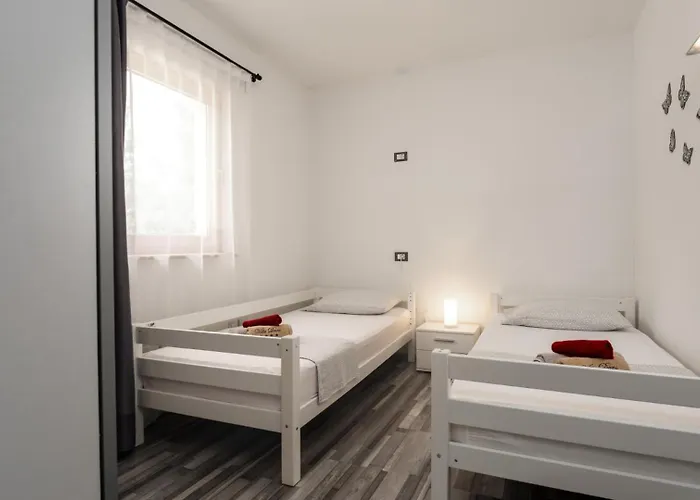 Beautiful Dani With Panoramic View In Vizina Villa